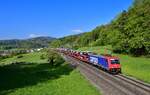 Re 484 009 mit einem Autozug am 27.04.2022 bei Villnachern.
