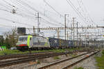 Re 486 506-9 der BLS durchf�hrt am 20.04.2026 den Bahnhof Pratteln.
