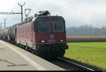 SBB - Re 6/6  620 025-7 vor Güterzug bei der durchfahrt im Bhf.