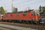 Für die Re 620 084-4 hat bald die letzte Stunde geschlagen. Am 06.03.2026 steht die Lok auf einem Abstellgleis beim Bahnhof Kaiseraugst.