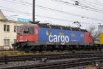 Re 620 010-9 durchfährt am 10.02.2026 den Bahnhof Pratteln.