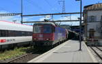 SBB - 620 028-1 vor G�terzug bei der durchfahrt im Bahnhof Yverdon am 27.07.2026