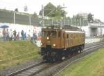 Lokparade zum 150 Jahr Jubilum der Schweizer Eisenbahn 1997 in Lausanne.Vorbeifahrt der E -Lok Ae 3/6 II Nr.10439 (MFO/SLM 1925)in brauner Farbgebung.(Archiv P.Walter)