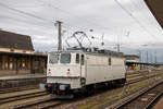 Die Ae 412 002 von EDG fährt als Lokzug durch Basel Badischer Bahnhof Richtung Basel Rangierbahnhof. 