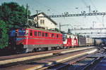 RM „KEBAG“ Zug anlässlich der Bahnhofseinfahrt Biberist im Juni 1999 mit SBB Ae 6/6 Prototyp 11402 „Uri“ und geschleppter RM 436 111 „Solothurn“.