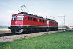 Lokzug Olten - Güterbahnhof Langenthal bestehend aus zwei Ae 6/6 zwischen Rothrist und Murgenthal unterwegs im Mai 1998.