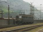 Ae 6/6 11411 ''Zug'' am 1.5.2010 in Erstfeld. Die ''Zug'' (die Ae 6/6 werden oft nach ihrem Taufnamen genannt) wurde von SBB Historic bernommen, da die bereits historisch aufgearbeite 11402 ein Prototyp ist, und bei einem grberen Defekt abgestellt wird. Eigentlich wre anstelle der 11411 die 11403 ''Schwyz'' zus historischen Serien-Ae 6/6 in Erstfeld erkoren worden. Doch leider erlitt diese Ae 6/6 ein Kabelbrand, was eine Wiederaufarbeitung verunmglichte.