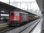 SBB - Ae 6/6 610 420-2 mit Gterzug im Bahnhof Aarau am 23.07.2010