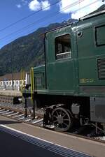 Am 09.05.2026 ist im Bahnhof Erstfeld Technik vergangener Tage zu sehen. Das �ussere der Loks war damals ganz anders gestaltet. Funktionales hat da wohl noch eine gr�ssere Rolle gespielt als heute.