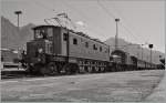 Die Ae 4/7 10976 und die Ce 6/8 II 14253 mit ihrem Schnellzug  1930  in Domodossola am 20.