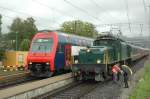 Ein Bt der Zrcher S-Bahn und die Ce 6/8 III 13302 am 17.5.07 in Otelfingen. Die Krokodil war mit dem Blues-Train unterwegs (anlsslich des Bluesfestivals in Baden).