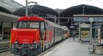 Die Ee 922 005-4 entfernt am 12.08.10 ein Bt/B-Modul vom IR aus Basel, nach Genf Flughafen.