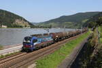 193 534 mit einem Kesselwagenzug am 21. Juli 2021 bei Assmannshausen am Rhein.