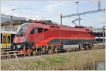 1116 212-2  Lupo  wie Phönix aus der Asche auferstanden und jetzt zur Personalschulung in Sargans. Im Dezember 2013 rammte die Lok auf einem Bahnübergang bei Györ ein Personenauto, wobei beide in Brand gerieten.(05.04.2016)