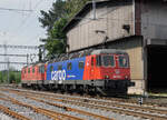 Re 10 Lokzug Gerlafingen-Solothurn Güterbahnhof mit der Re 620 033-1  MURI AG  und der Re 420 245-3 vor dem Stahlwerk Gerlafingen am 12. Juli 2021.
Foto: Walter Ruetsch