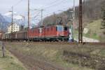 Re 4/4 III 11358 und Re 6/6 11684 mit einem GZ bei Erstfeld, am 8.3.08.