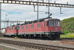 Re 10/10, mit den Loks 11629 und 11329, durchfahren den Bahnhof Pratteln. Die Aufnahme stammt vom 16.06.2016.