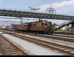 BLS - Re 4/4  181 und Re 4/4 170 vor Güterzug unterwegs in Prattelen am 04.08.2018