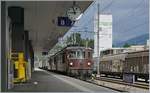 Abdrücken oder nicht, das war nicht die Frage doch schon eher: zeigen oder nicht? Das Bild der drei BLS Re 4/4 mit einem Transitgüerzug Richtung Süden welches ich beim eiligen Umsteigen in Visp an ungeschickter Stelle aufnahm, zeigt, für welche Wahl ich mich schlussendliche entschied...
31. Juli 2017