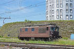 Re 425 189 der BLS fährt bis zum Bahnhof Pratteln und wird danach auf einem Nebengleis abgestellt. Die Aufnahme stammt vom 01.06.2019.