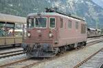 BLS 195 wartet am 07.09.2021 im Bahnhof Kandersteg auf neue Aufgaben.