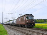 BLS - Re 4/4 173 mit Güterzug unterwegs bei Lyssach am 30.04.2016