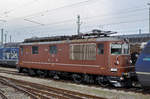 BLS Lok 425 170 ist beim Badischen Bahnhof abgestellt.