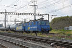 Doppeltraktion, mit den WRS Loks 430 111-5 und 420 504-3 durchfährt am 16.06.2023 den Bahnhof Pratteln.