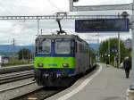 bls - RE nach Bern mit der Lok Re 4/4 420 501-9 in Kerzers am 07.08.2011