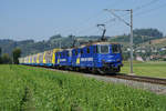 WIDMER RAIL SERVICES AG/WRS.
Holzzug Schaffhausen - Menznau West mit den Re 421 373 und Re 421 381 bei Rohrbach und Gondiswil am 18. September 2020.
Besondere Beachtung gilt den neuen Holzwagen.
Foto: Walter Ruetsch