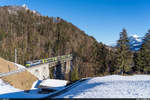 BLS Re 420 502 mit PE Interlaken Ost - Zweisimmen am 23. Januar 2021 auf der Bunschenbachbrücke bei Weissenburg.