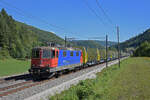 Re 424 374-0 von Swiss Rail traffic fährt am 22.08.2022 Richtung Bahnhof Gelterkinden.