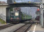 Re 4/4 420 511  bei der Ausfahrt aus dem Bahnhof von Langnau am 23.02.2007