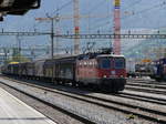 SBB - Lok 420 326-1 vor Güterzug im Bahnhof Sion am 09.05.2017