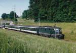 SBB: In den heutigen Diensten der schneeweissen IC Neigezügen standen im Jahre 1998 noch stilreine grüne Züge bestehend aus Re 4/4 mit Bpm und EW IV Personenwagen im Einsatz.