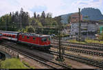 Re 4/4 II 11115 (420 115-8) SBB als IC 482 (Linie 87) von Zürich HB (CH) erreicht seinen Endbahnhof Singen(Hohentwiel) auf Gleis 5.