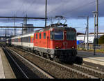 SBB - 420 146 mit Personenzug unterwegs bei der durchfahrt im Bahnhof Prattelen am 18.01.2020