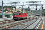 Re 4/4 II 11304 (420 304-8) SBB rangiert im Bahnhof Chiasso (CH), nachdem sie, zusammen mit Re 4/4 II 11198 (420 198-4), vom Venice-Simplon-Orient-Express (VSOE) von Belmond Ltd. abgekuppelt wurde, um einen Lokwechsel für dessen Weiterfahrt nach Italien vorzunehmen.
Im Hintergrund ist ein ETR 610 der Trenitalia S.p.A. (FS) als EC 318 von Milano Centrale (I) nach Zürich HB (CH) zu sehen, der gleich das Gleis 7 erreicht.
[20.9.2019 | 13:58 Uhr]