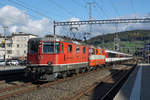 Zug 15.37 776 Zürich-Basel mit der Doppeltraktion Re 420 152 und Re 420 109, ehemals Swiss Express, anlässlich der Bahnhofsdurchfahrt Sissach vom 12.