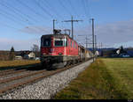 SBB - Lok 420 271-9 vor Güterzug unterwegs bei Lyssach am 18.12.2020