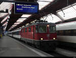 SBB - 420 136 vor IC im Bahnhof von Zürich am 05.02.2021