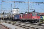 Doppeltraktion, mit den Loks 420 337-8 und 620 032-3 durchfährt den Bahnhof Pratteln. Die Aufnahme stammt vom 04.05.2022.