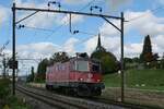Re 420 245-3 in Fahrtrichtung Romanshorn am 03.10.2022 in Bürglen (TG)