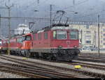 SBB - Loks 420 152 + 922 007 + 420 158 + 420 121 abgestellt im Bahnhof von Biel am 18.12.2022