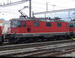 SBB - Lok 420 158 abgestellt im Bahnhof von Biel am 18.12.2022