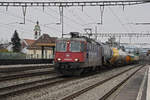 Re 420 246-1 durchfährt am 09.02.2023 den Bahnhof Rupperswil.