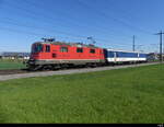 SBB - 420 196 mit Steuerwagen St 50 85 89-33 901 unterwegs bei Lyssach am 05.04.2023