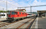 Extrazug mit Re 4/4 II 11136 (Re 420 136-4) bei einem Zwischenhalt auf dem bahnsteiglosen Gleis 2 im Bahnhof Koblenz (CH). Wohin die Reise ging, ist nicht bekannt.

🧰 SBB
🕓 29.7.2023 | 10:10 Uhr