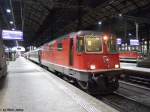 Am morgen früh des 19.10.2010 steht die Re 4/4'' 11192 in Basel SBB mit dem IR 1961 via Bözberg nach Zürich