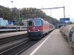IR 2188 nach Basel SBB mit f�hrender Re 4/4'' 11154 bei der Einfahrt am 12.11.05 in Bellinzona.